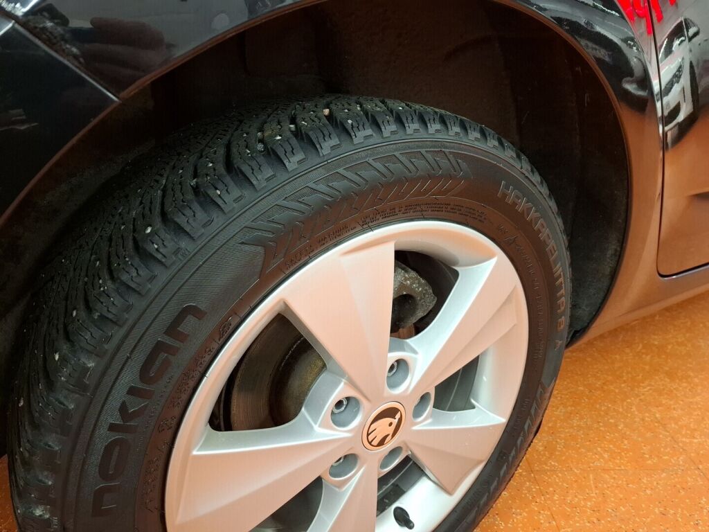 Skoda Octavia 2018 Musta