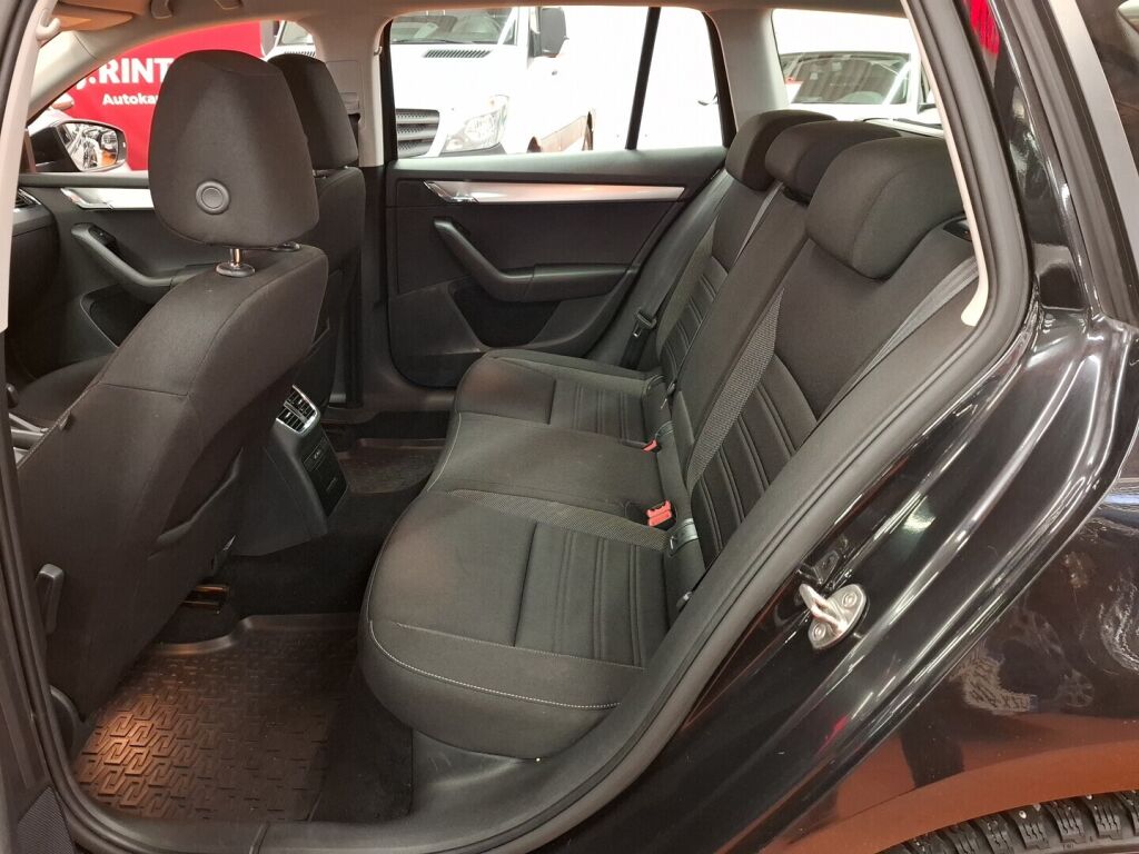 Skoda Octavia 2018 Musta