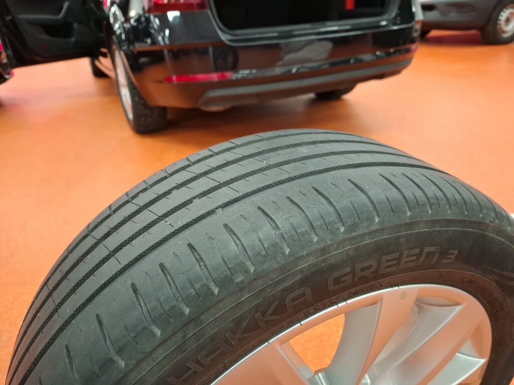 Skoda Octavia 2018 Musta