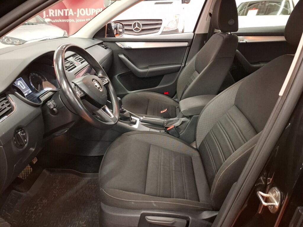 Skoda Octavia 2018 Musta