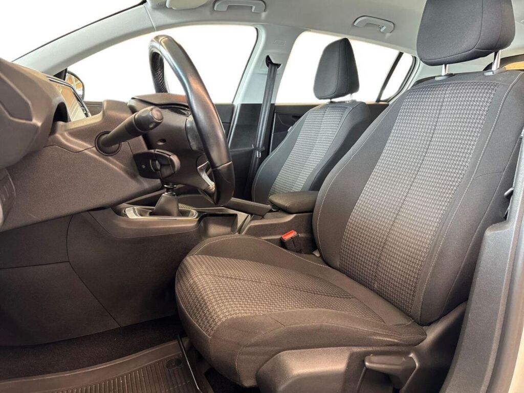 Peugeot 308 2018 Valkoinen