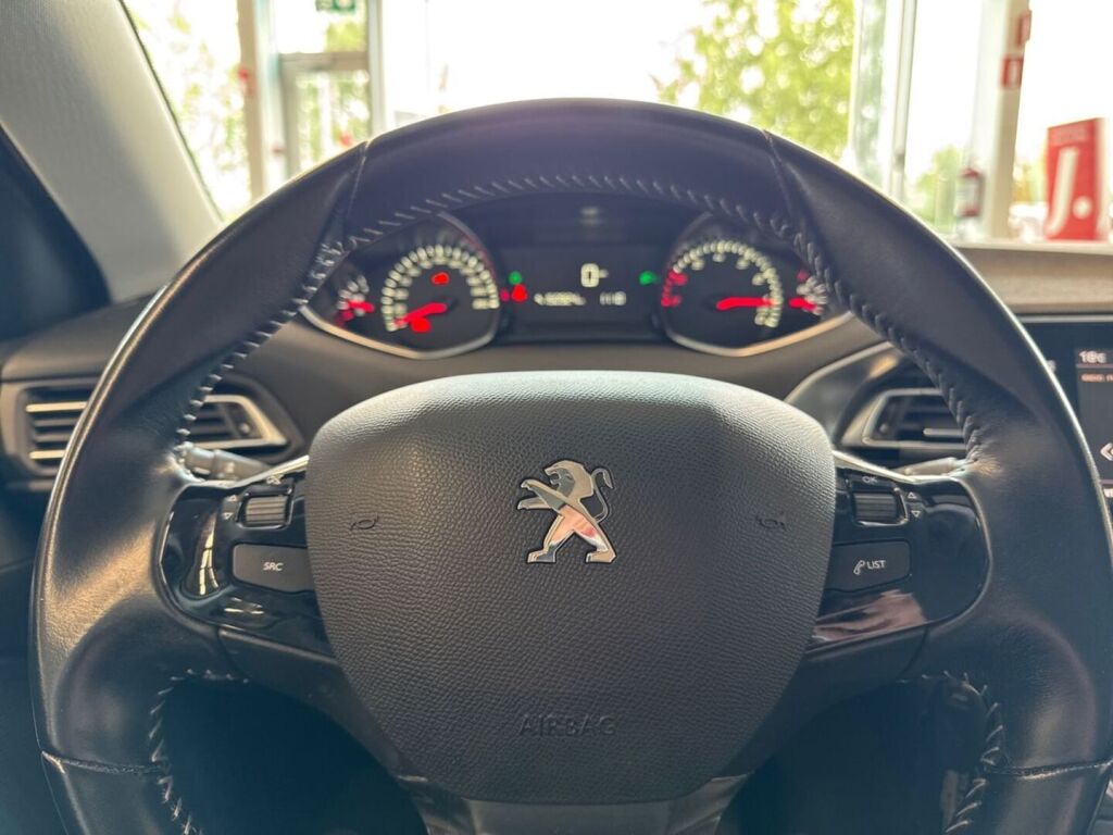 Peugeot 308 2018 Valkoinen