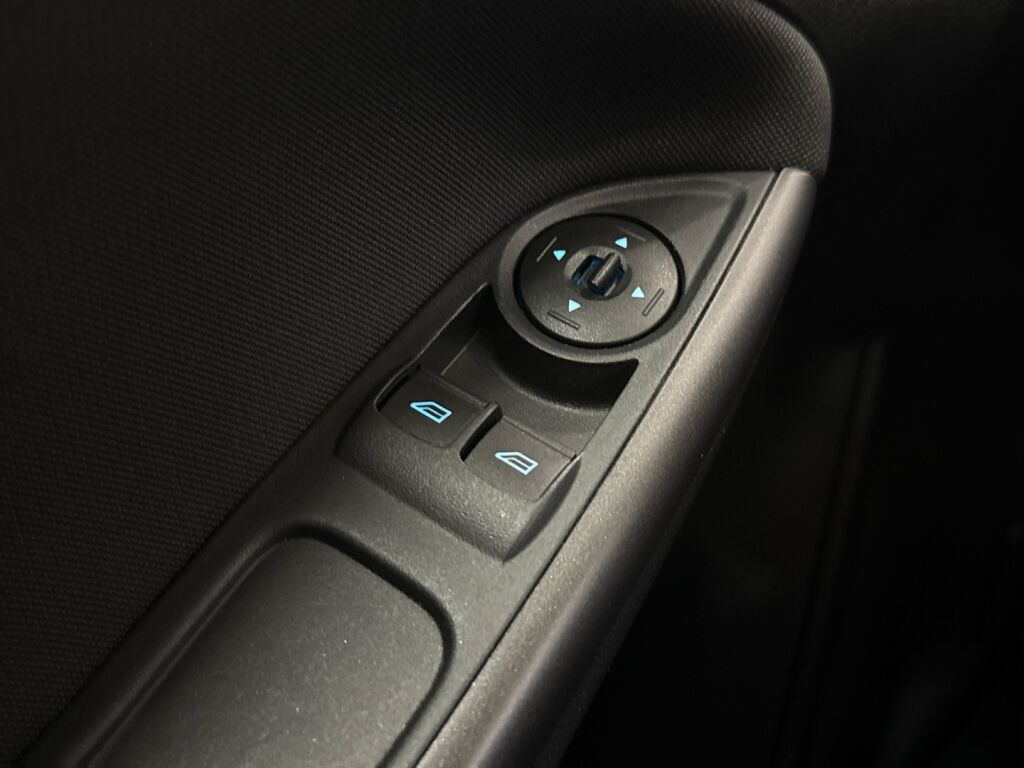 Ford Focus 2018 Valkoinen