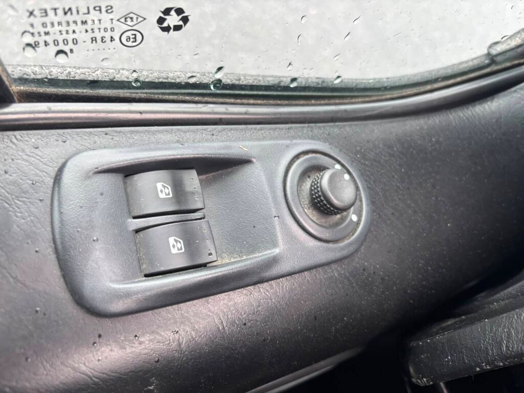 Opel Vivaro 2008 Valkoinen
