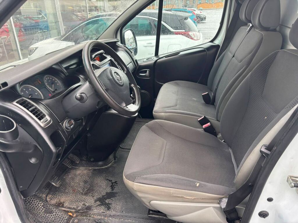 Opel Vivaro 2008 Valkoinen