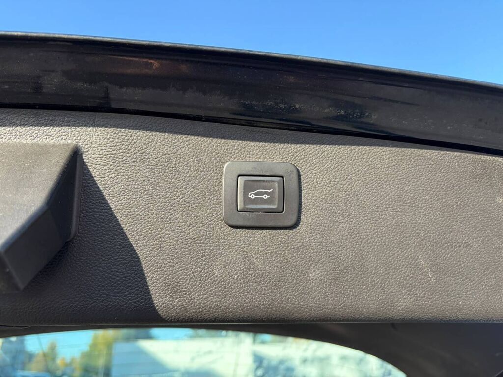 Opel Astra 2018 Musta