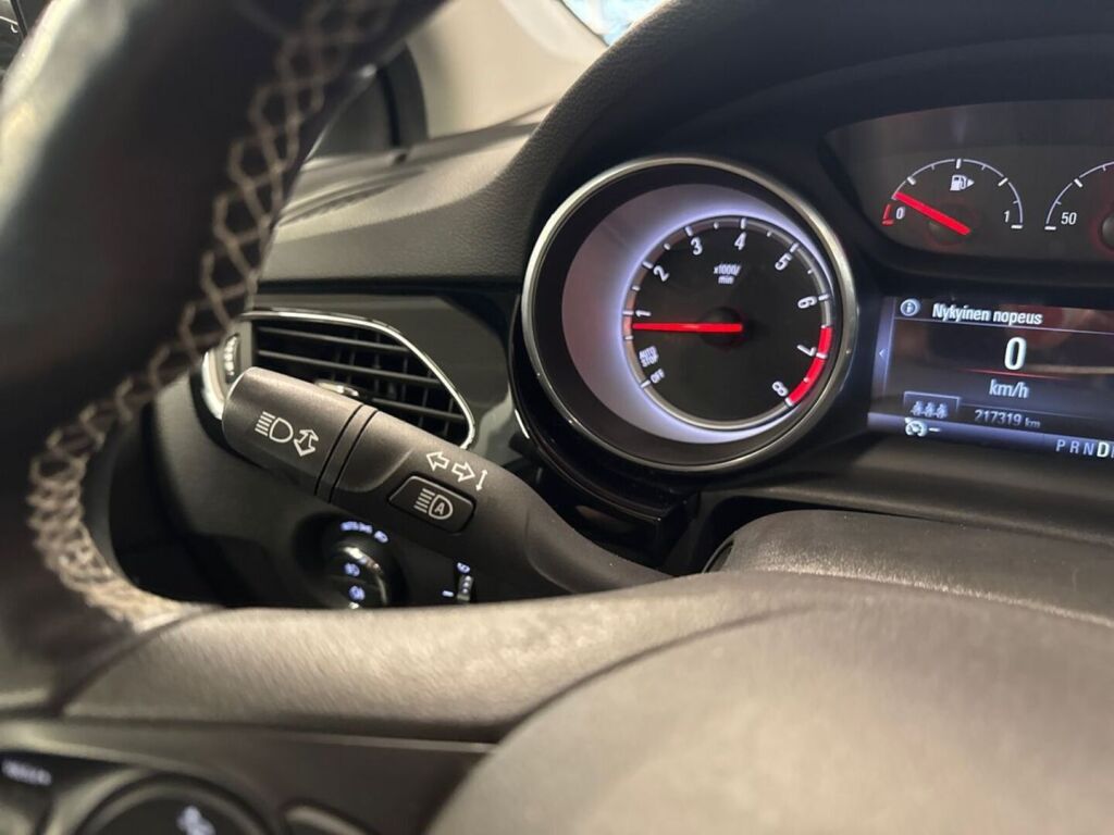 Opel Astra 2018 Musta