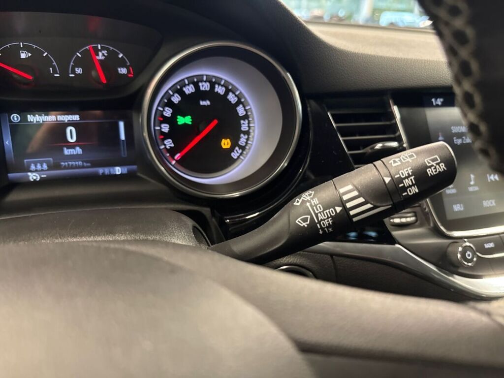 Opel Astra 2018 Musta