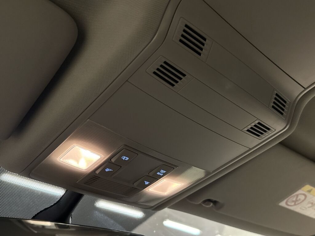 Volkswagen Touran 2018 Valkoinen