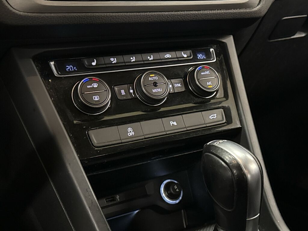 Volkswagen Touran 2018 Valkoinen