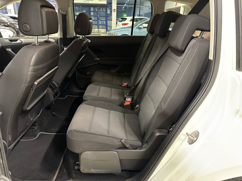 Volkswagen Touran 2018 Valkoinen