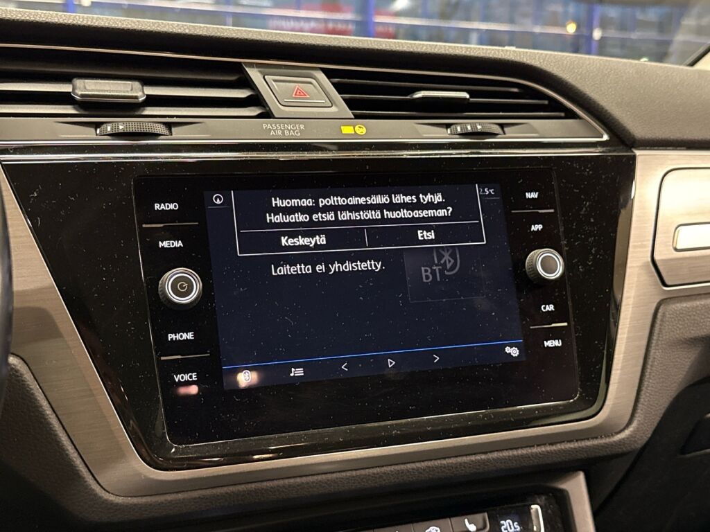 Volkswagen Touran 2018 Valkoinen