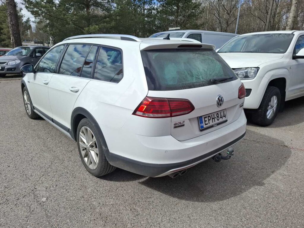 Volkswagen Golf 2018 Valkoinen