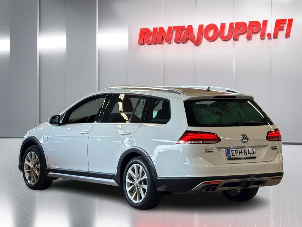 Volkswagen Golf 2018 Valkoinen