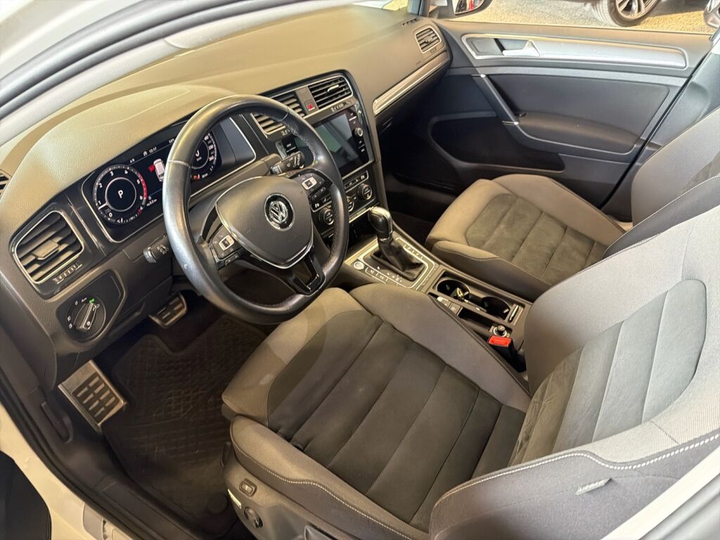 Volkswagen Golf 2018 Valkoinen