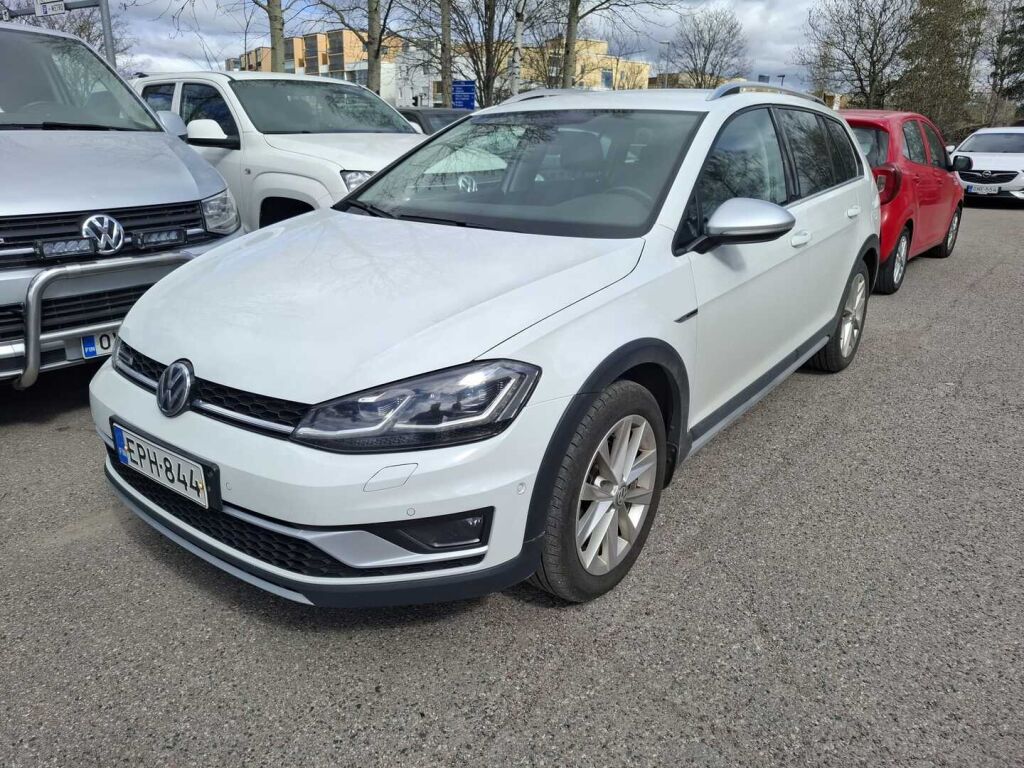 Volkswagen Golf 2018 Valkoinen