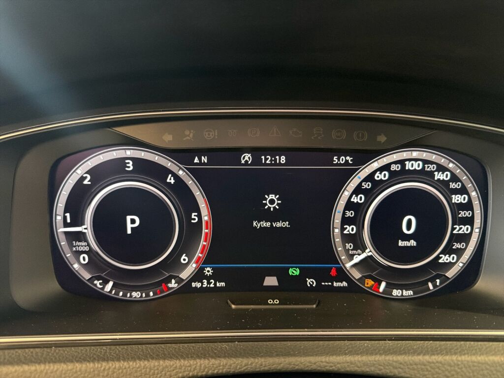 Volkswagen Golf 2018 Valkoinen