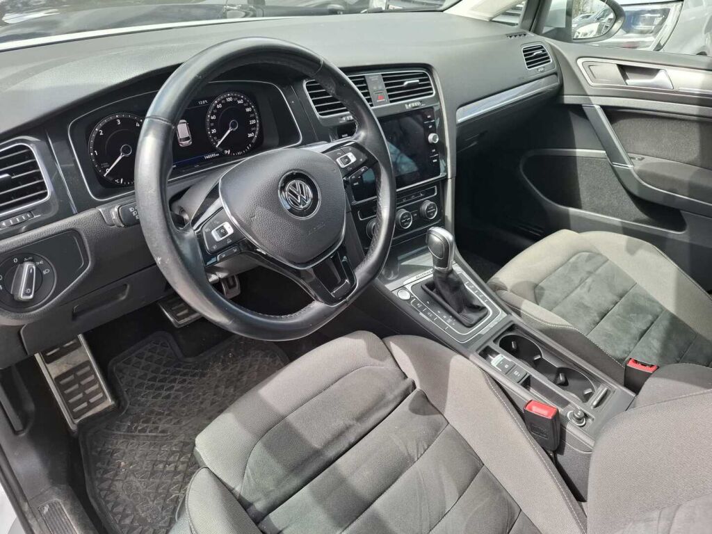Volkswagen Golf 2018 Valkoinen