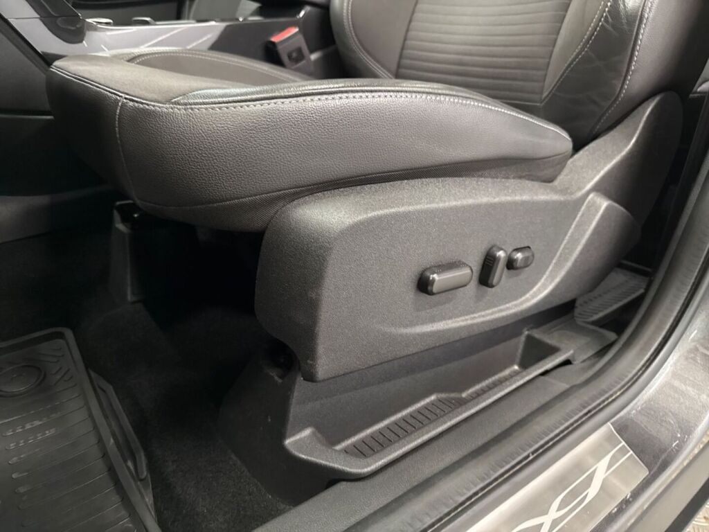 Ford Kuga 2018 Harmaa