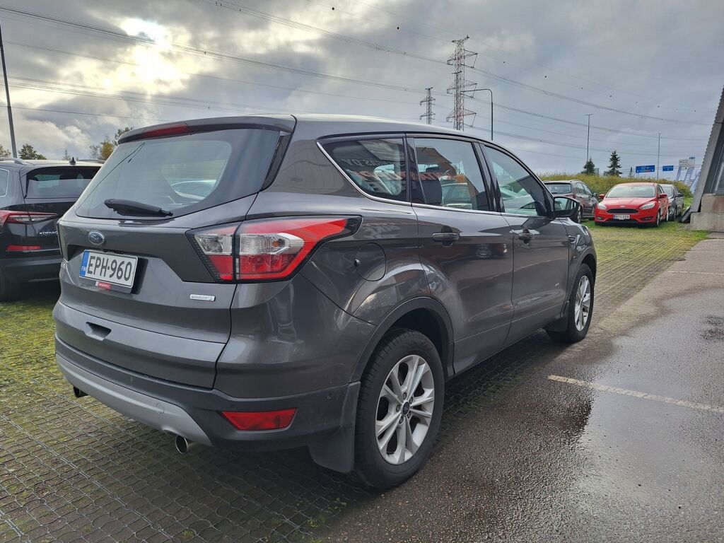 Ford Kuga 2018 Harmaa
