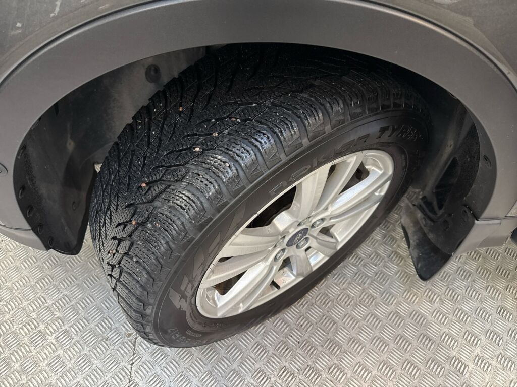 Ford Kuga 2018 Harmaa