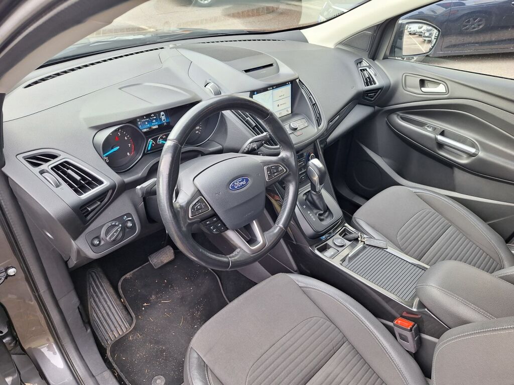 Ford Kuga 2018 Harmaa
