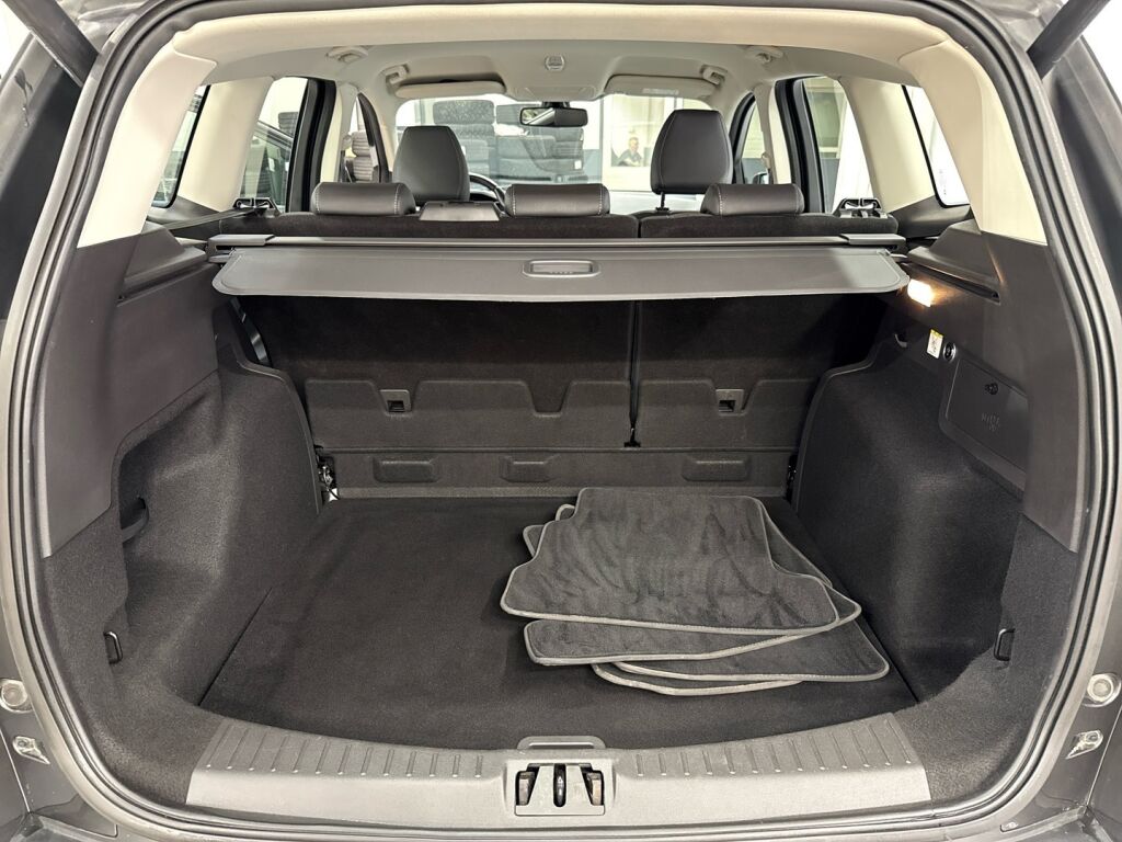 Ford Kuga 2018 Harmaa