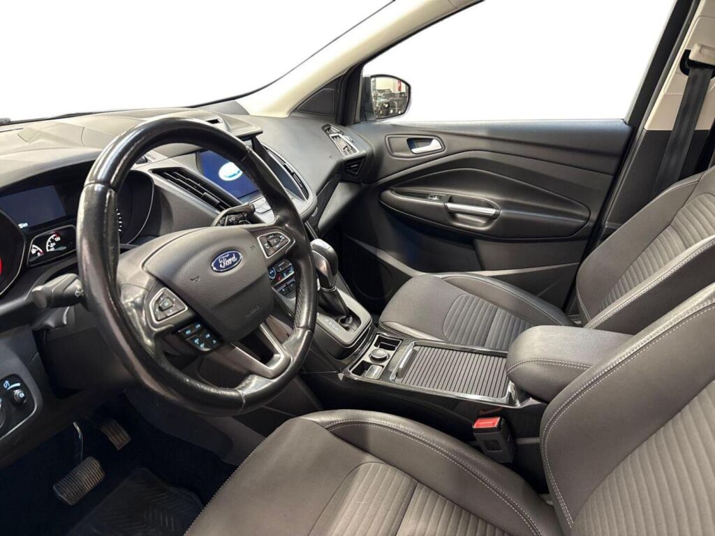 Ford Kuga 2018 Harmaa