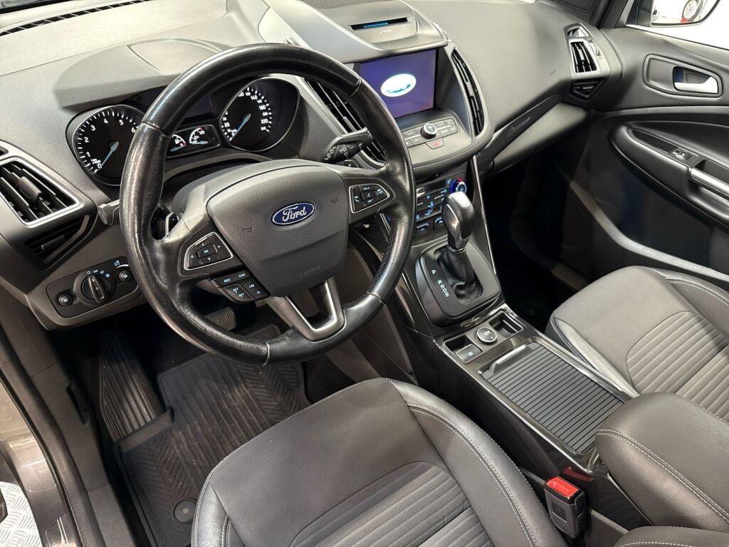 Ford Kuga 2018 Harmaa