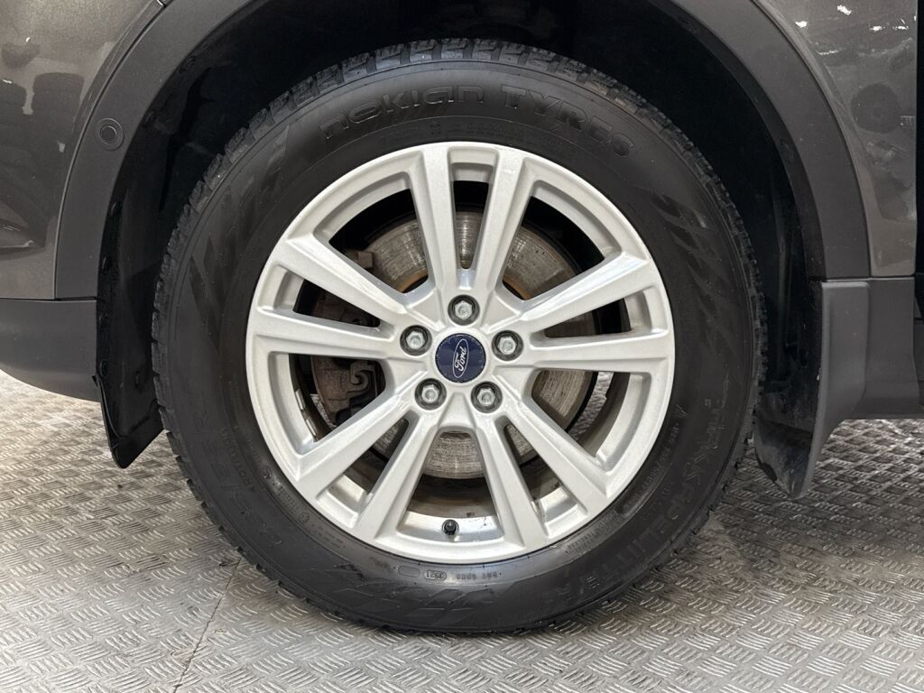 Ford Kuga 2018 Harmaa