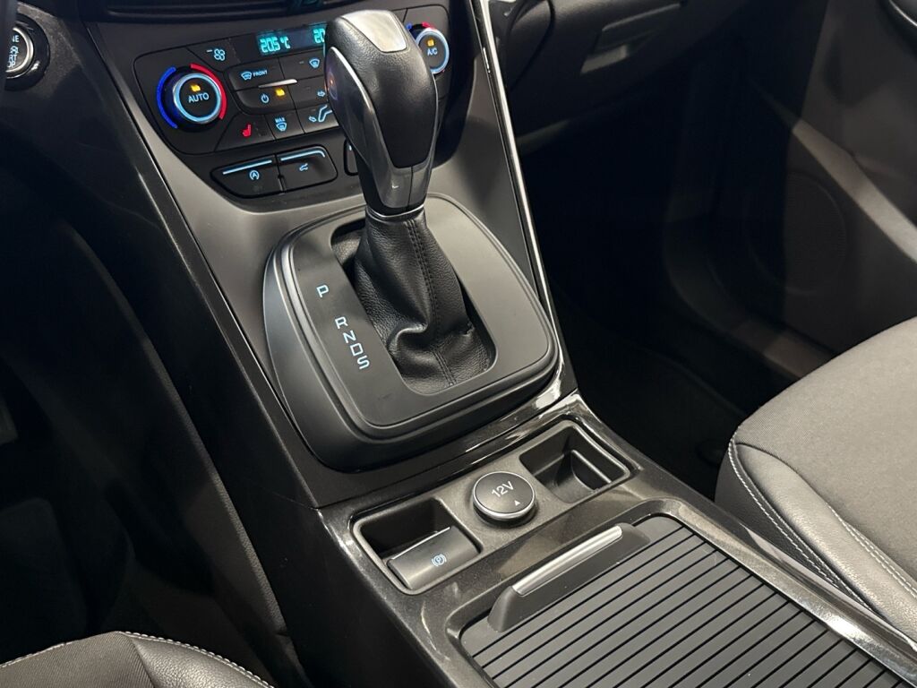 Ford Kuga 2018 Harmaa