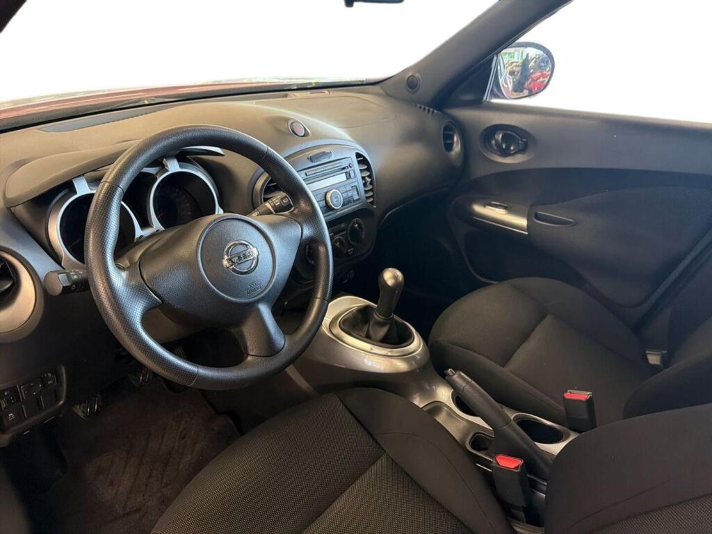 Nissan Juke 2011 Punainen