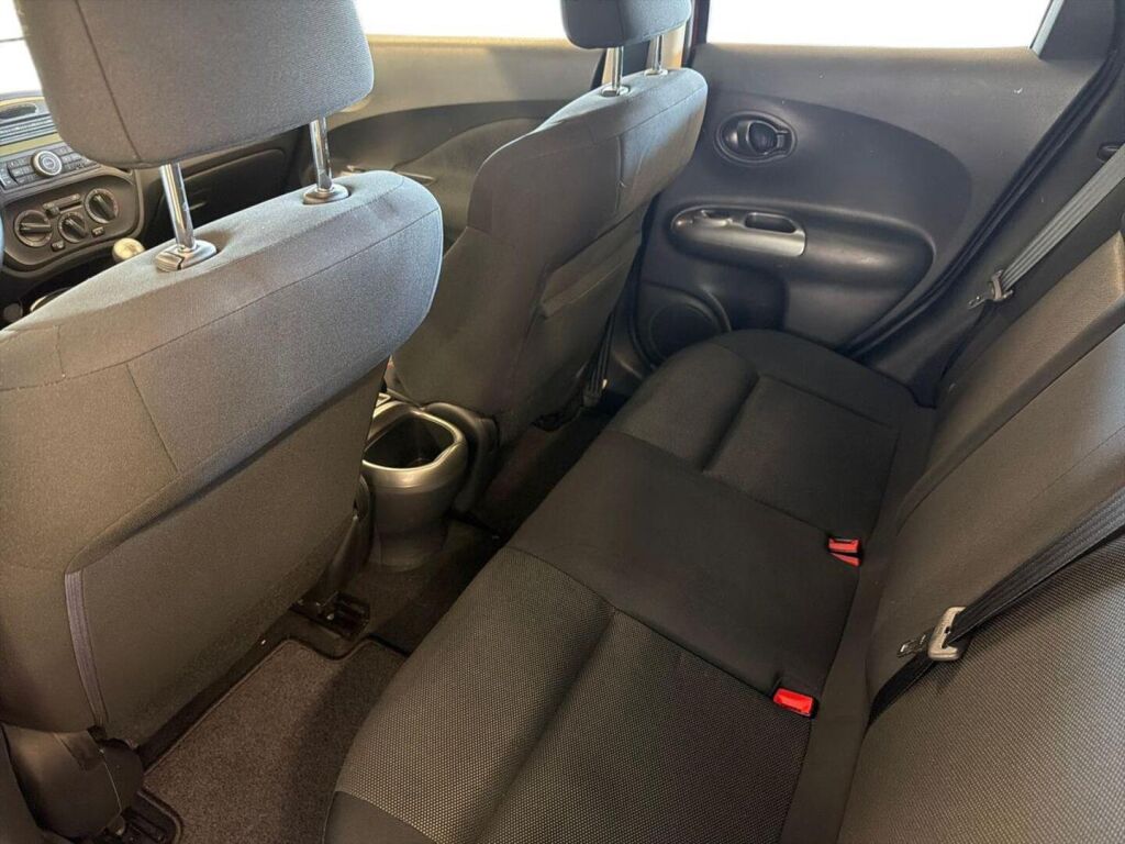 Nissan Juke 2011 Punainen