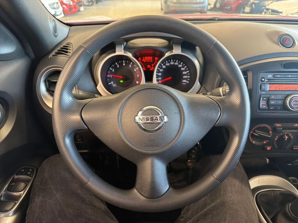 Nissan Juke 2011 Punainen