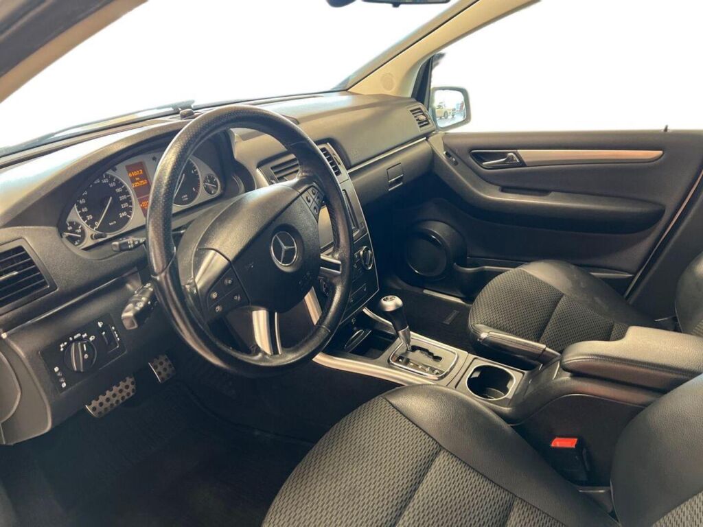 Mercedes-Benz B 2011 Valkoinen