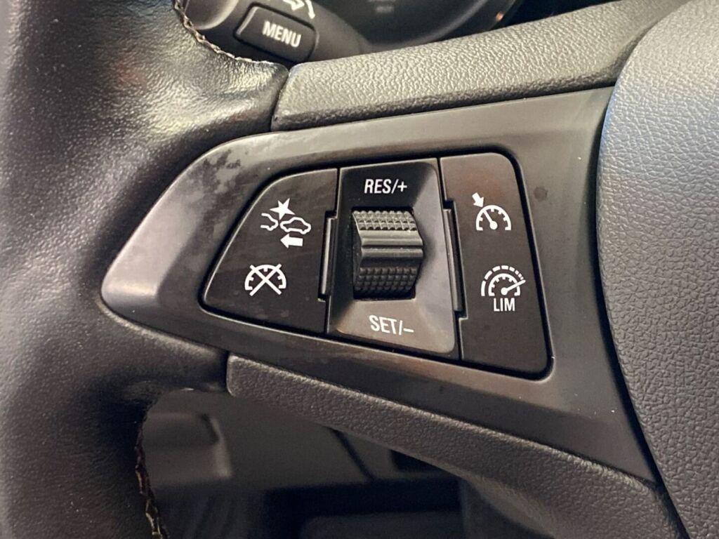 Opel Astra 2018 Valkoinen