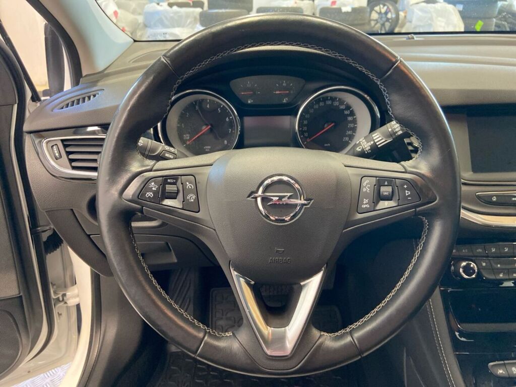 Opel Astra 2018 Valkoinen