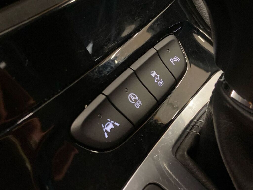 Opel Astra 2018 Valkoinen
