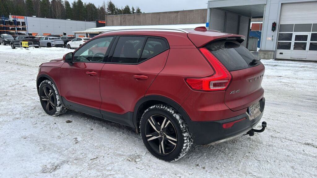 Volvo XC40 2018 Punainen