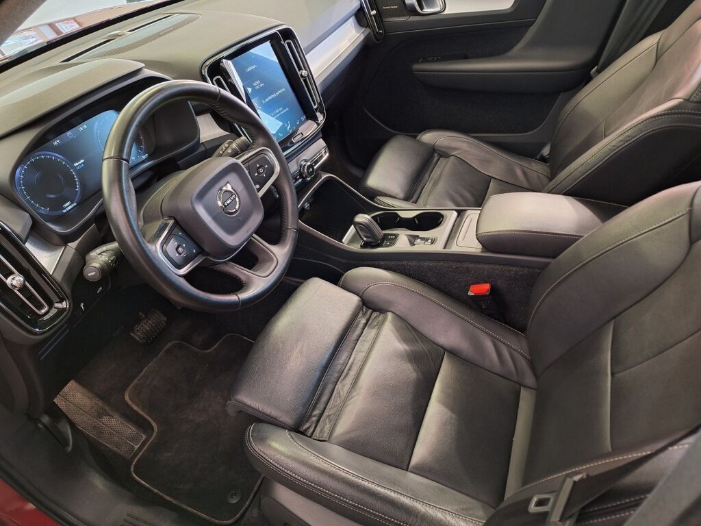 Volvo XC40 2018 Punainen