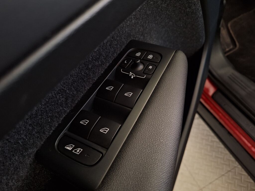 Volvo XC40 2018 Punainen