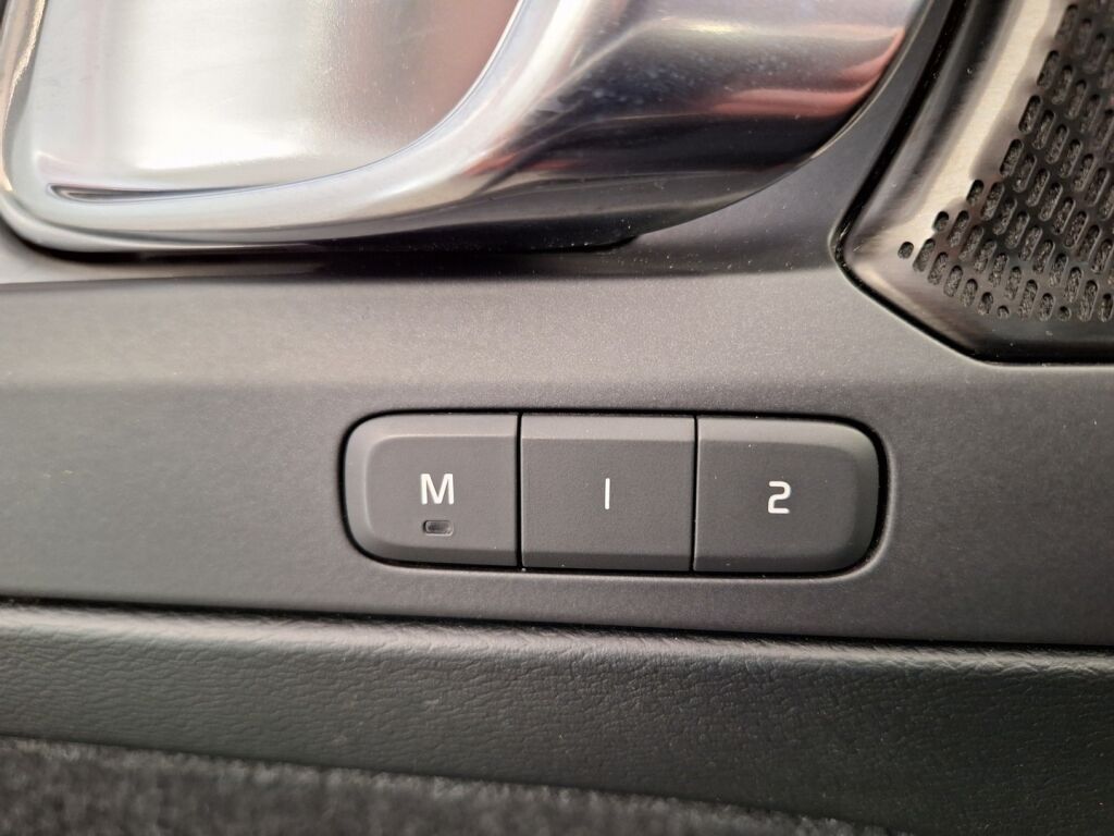 Volvo XC40 2018 Punainen