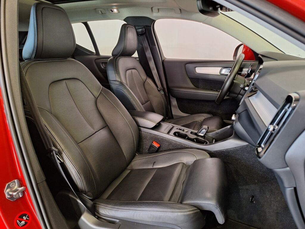 Volvo XC40 2018 Punainen