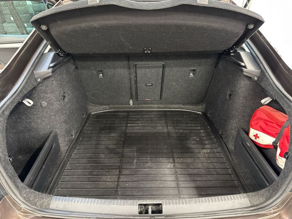 Skoda Octavia 2018 Ruskea (beige)