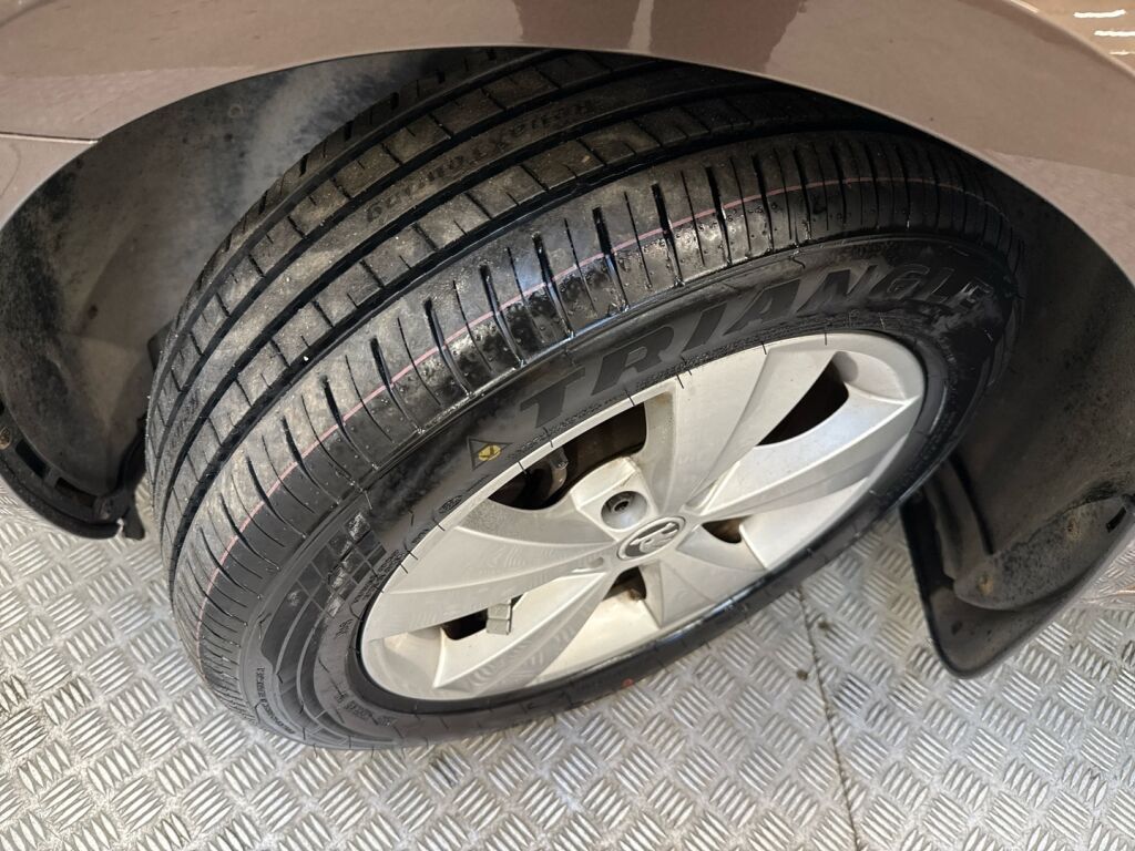 Skoda Octavia 2018 Ruskea (beige)