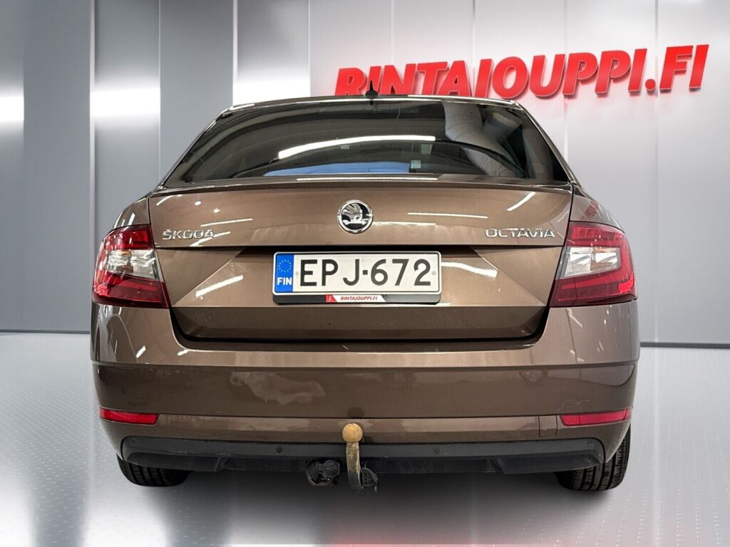 Skoda Octavia 2018 Ruskea (beige)