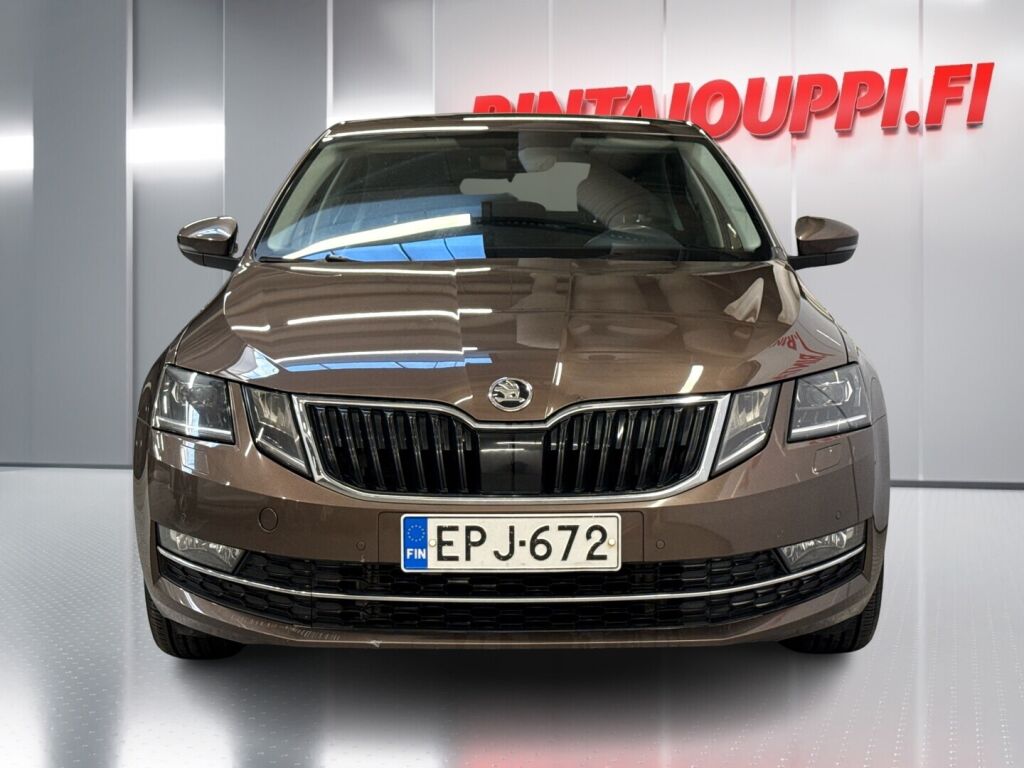 Skoda Octavia 2018 Ruskea (beige)