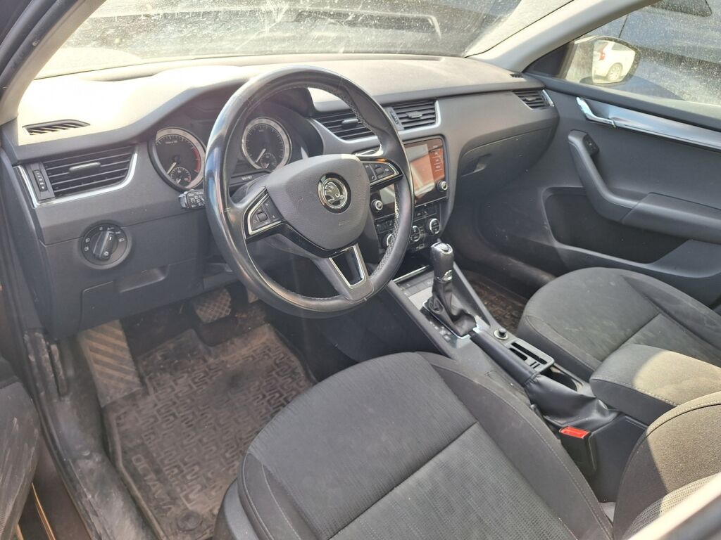 Skoda Octavia 2018 Ruskea (beige)