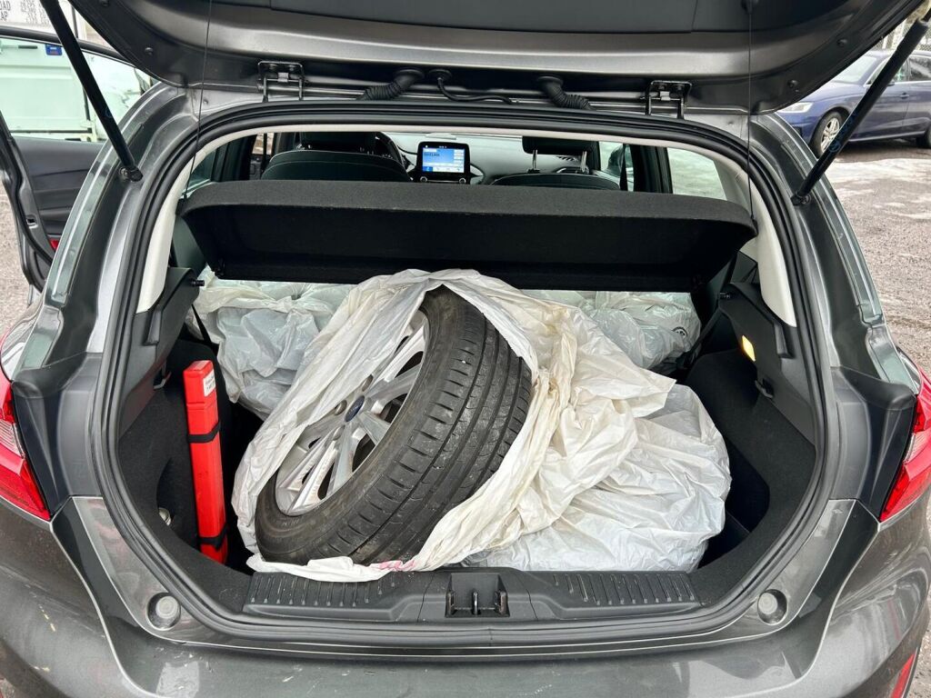 Ford Fiesta 2018 Harmaa