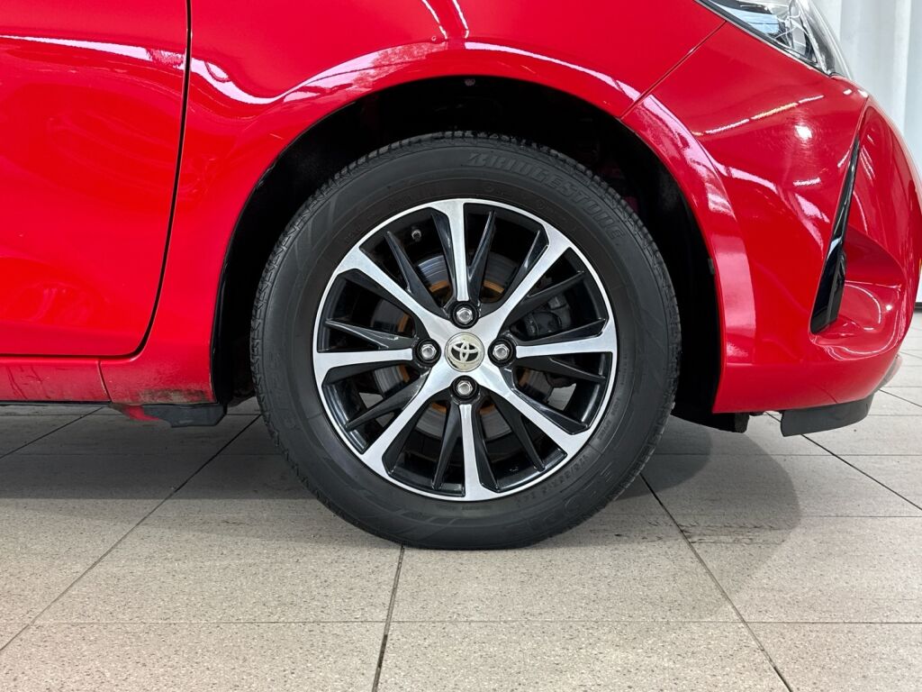 Toyota Yaris 2018 Punainen
